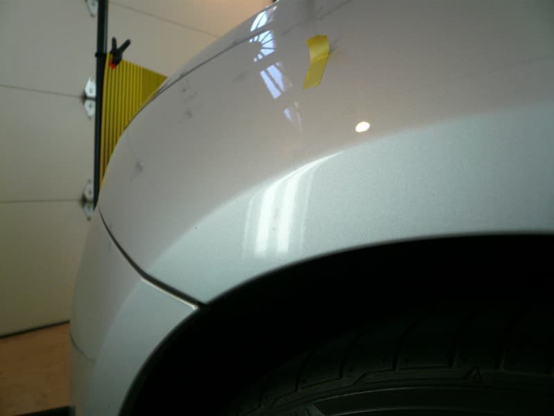 BMW Z4・右リアフェンダーのヘコミ デントリペア施工後